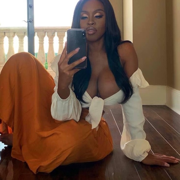 Fashion Nova Vivian Front Tie Crop Top - Picture 3 of 5